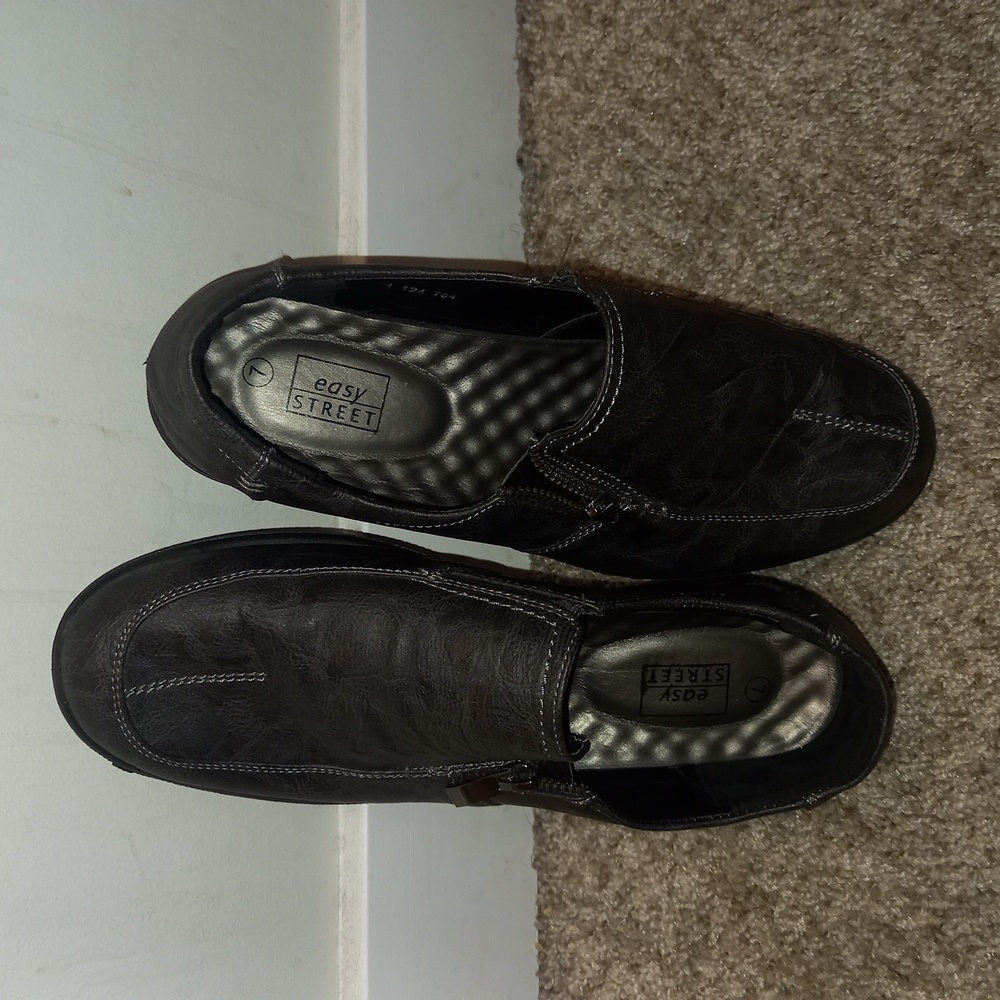 Easy Street Women's Dark Brown Loafers